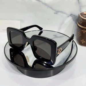 GUCCI スクエアフレムサンクラス GG0780S 005 GUCCI 0780 Black Bold Logo Square Runway Retro Unisex